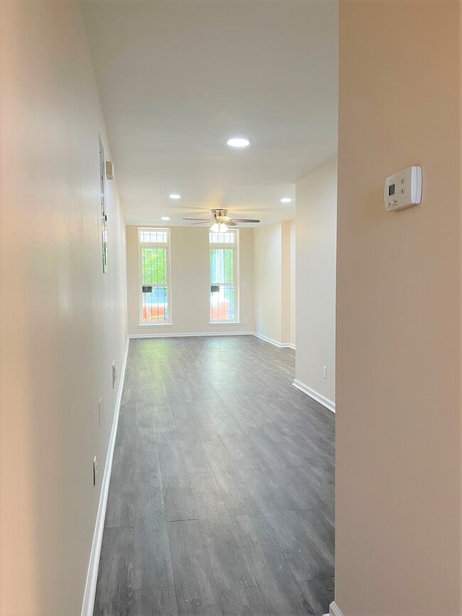 Building Photo - 2217 Linden Ave