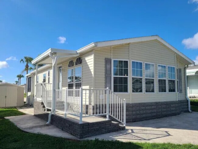 Foto del edificio - 9705 Lake Bess Rd SE