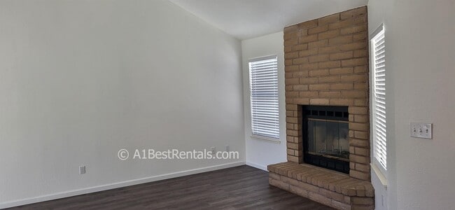 Building Photo - 2325 Orchard View Cir
