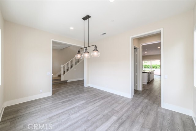 Building Photo - 103 Crossover