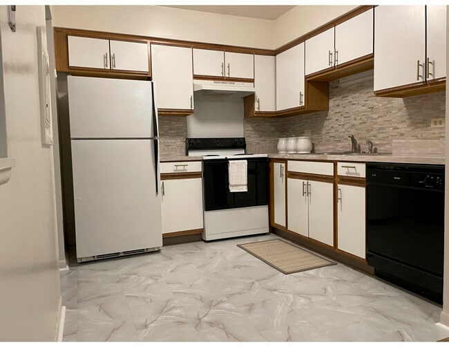 17963 Amherst Ct Unit 201A, Country Club Hills, IL 60478 Condo for