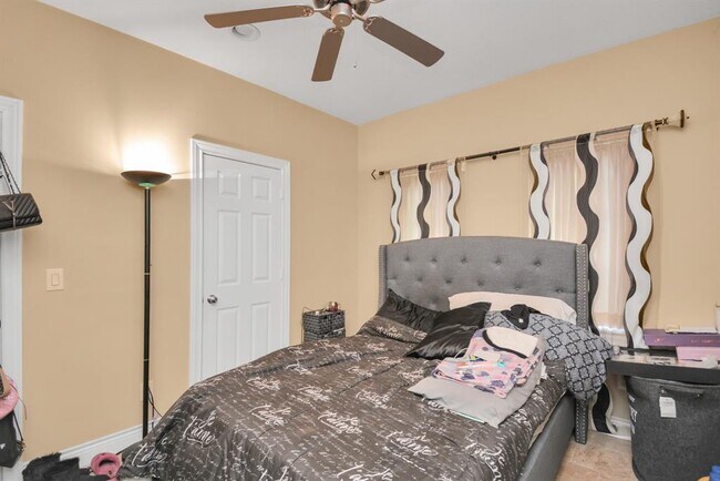 Building Photo - 1404 Wheeler Ave