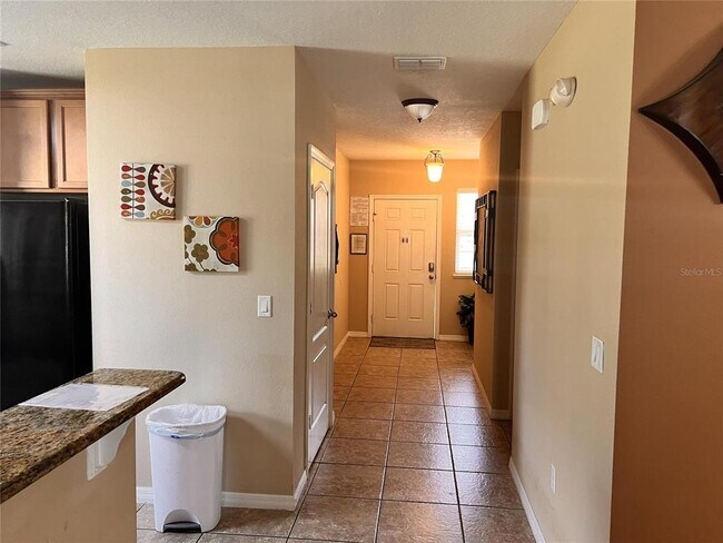 Foto del edificio - 9017 Paolos Pl