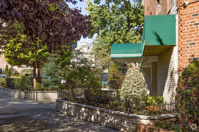 Building Photo - 149 Marine Ave