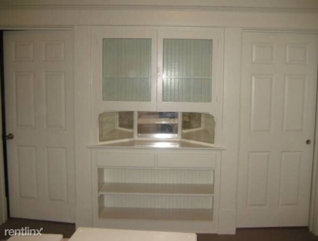 Foto del edificio - 6 br, 3 bath House - 1492 Salem st