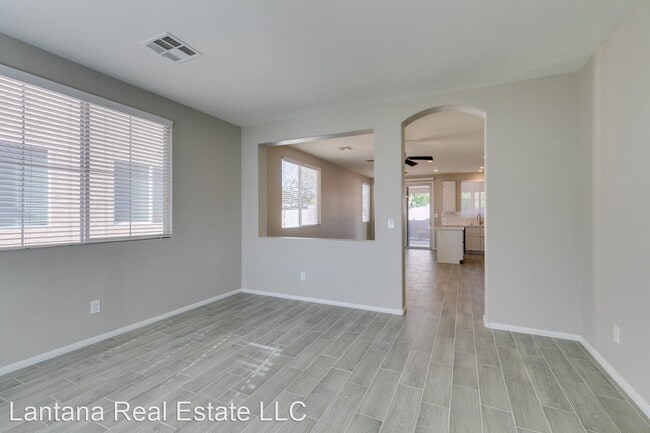Building Photo - 3 br, 2 bath House - 9131 Marlia St.