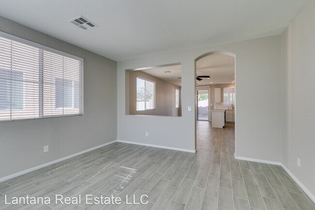 Foto del edificio - 3 br, 2 bath House - 9131 Marlia St.