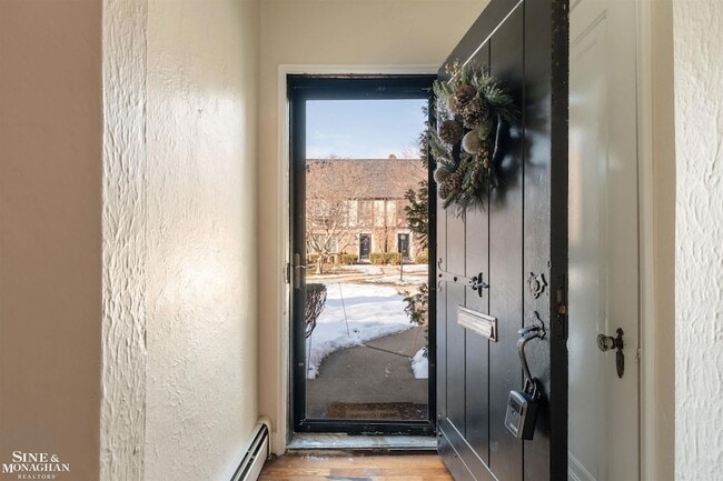 Building Photo - 476 St Clair Ave