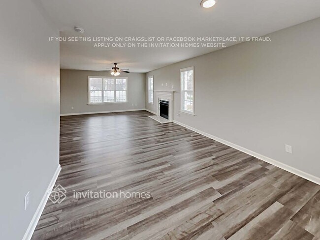 Foto del edificio - 105 Breezewood Ln
