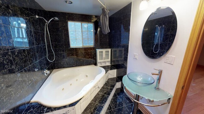 Foto del edificio - 1 br, 1 bath House - 1638 W Blackhawk St P...
