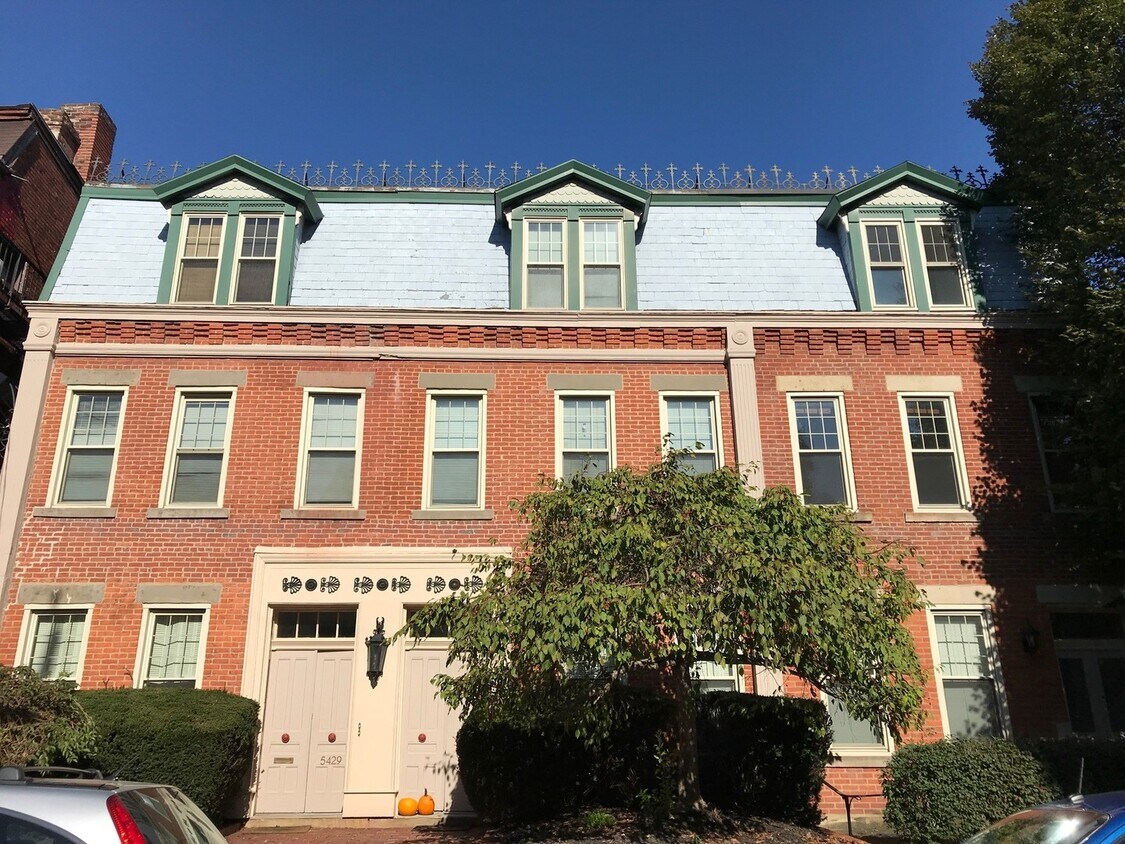 5429 Howe St Unit 2nd, Pittsburgh, PA 15232 Room for Rent in