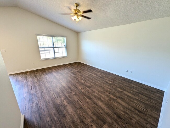 Building Photo - 2001 Presidio St