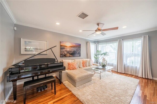 Building Photo - 3 br, 1.5 bath House - 3734 W 225th St