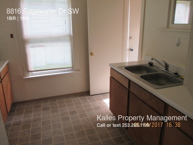 Foto del edificio - 8816 Edgewater Dr SW