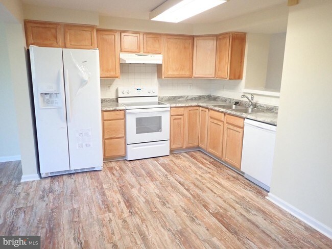 Building Photo - 925 Jessicas Ln