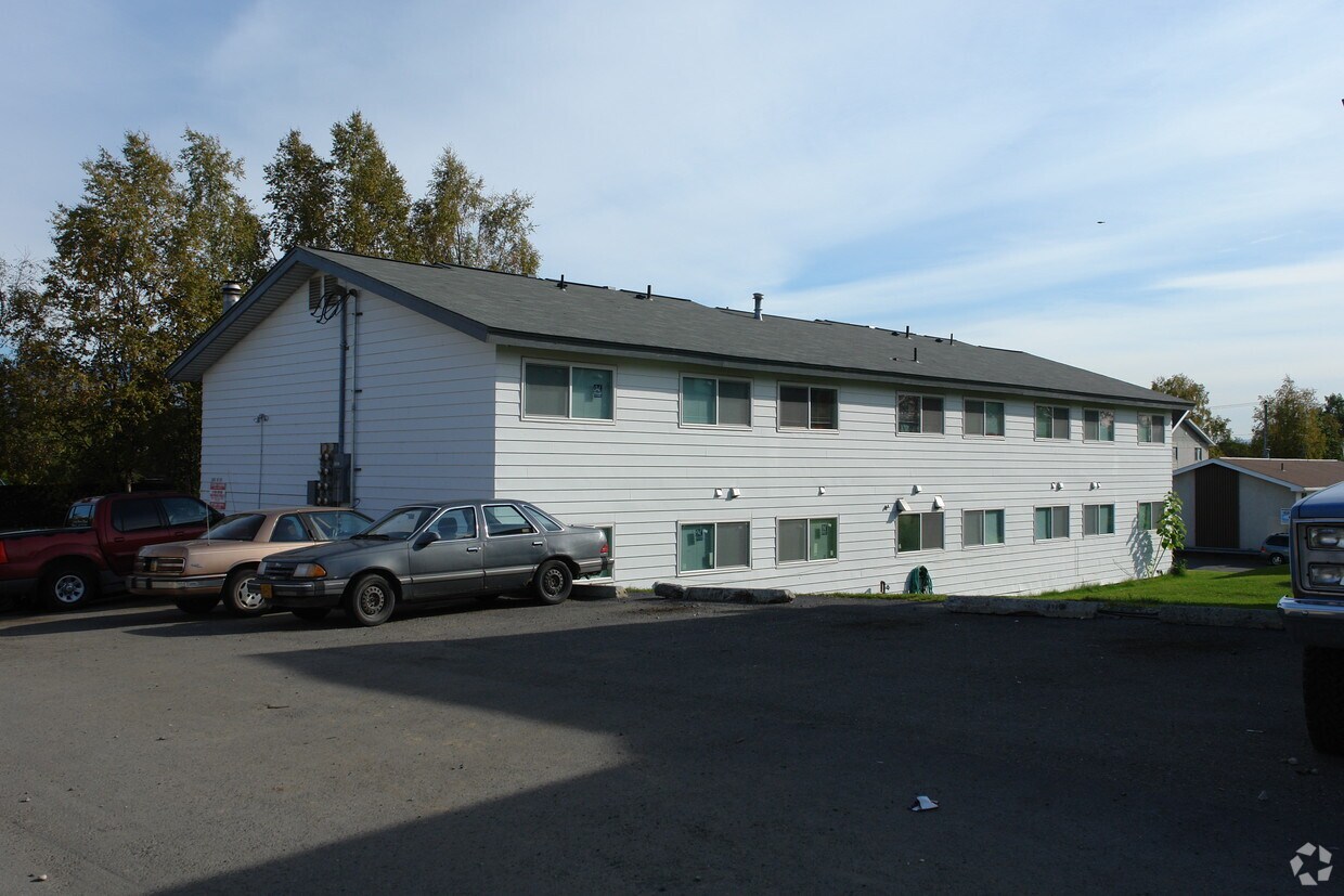 Building Photo - 143-201 W 11th Ave