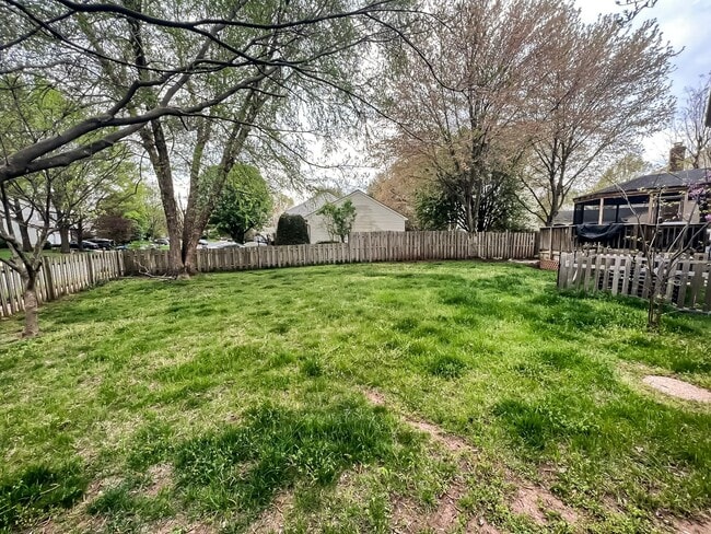 Building Photo - Beautiful and Spacious 4 Bedroom 2.5 Bathroom Home Sitting on Extensive Lot In Desired Xanadu Est...