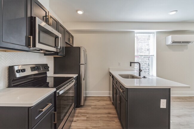 Foto del edificio - 6906 Ridge Ave