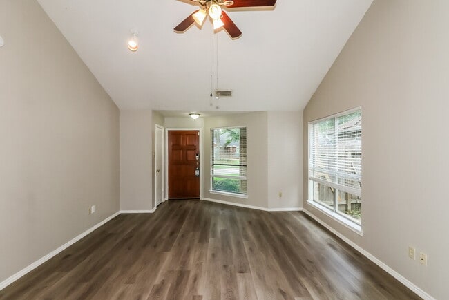 Building Photo - 1525 Miller Ave