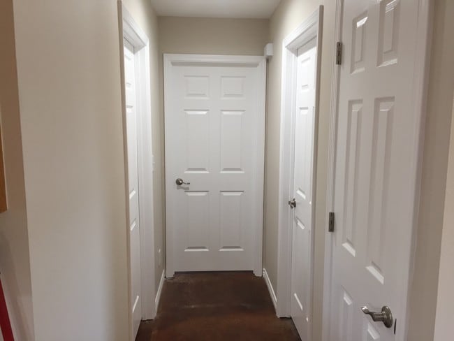 Building Photo - 2241 Ridgeview Dr