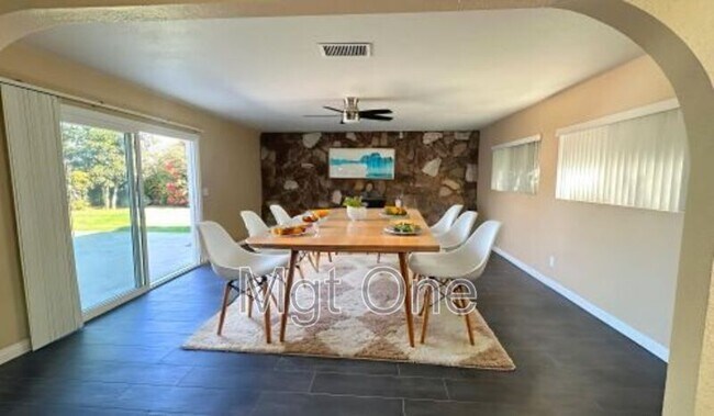 Foto del edificio - 1899 Dawn Ridge Dr