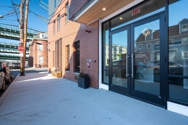 Building Photo - 25 2nd St