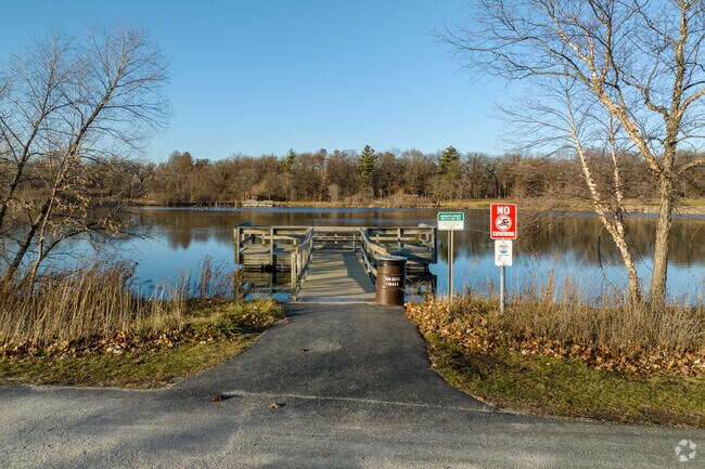 Fishing piers are also featured in Wood Dale Grove Park.