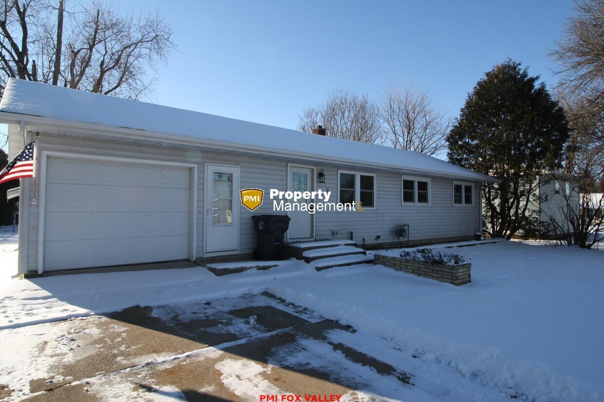 Primary Photo - 318 E Marquette St