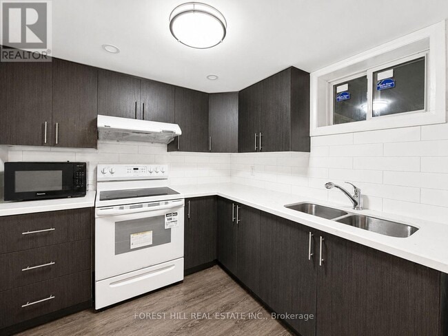 Building Photo - 81 Farmbrook Rd