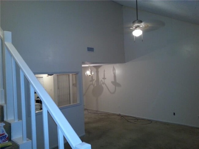 Building Photo - 3002 Quail Springs Rd