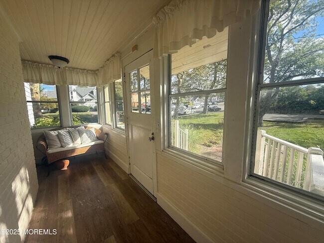 Building Photo - 210 N Lincoln Ave