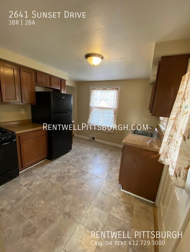 Foto principal - 3 Bedroom Home in West Mifflin