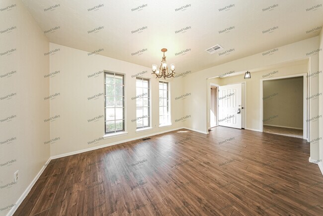 Foto del edificio - 12017 Surrey Ln