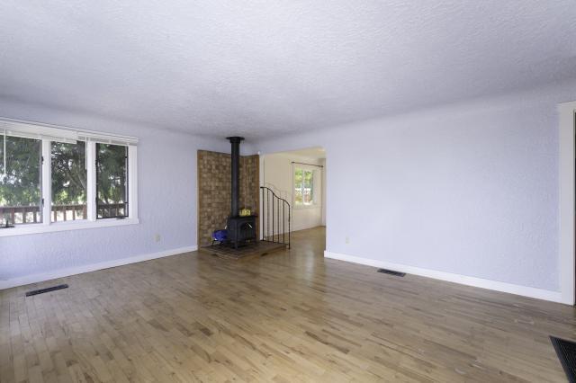 Building Photo - 3 bedroom in Seattle WA 98178