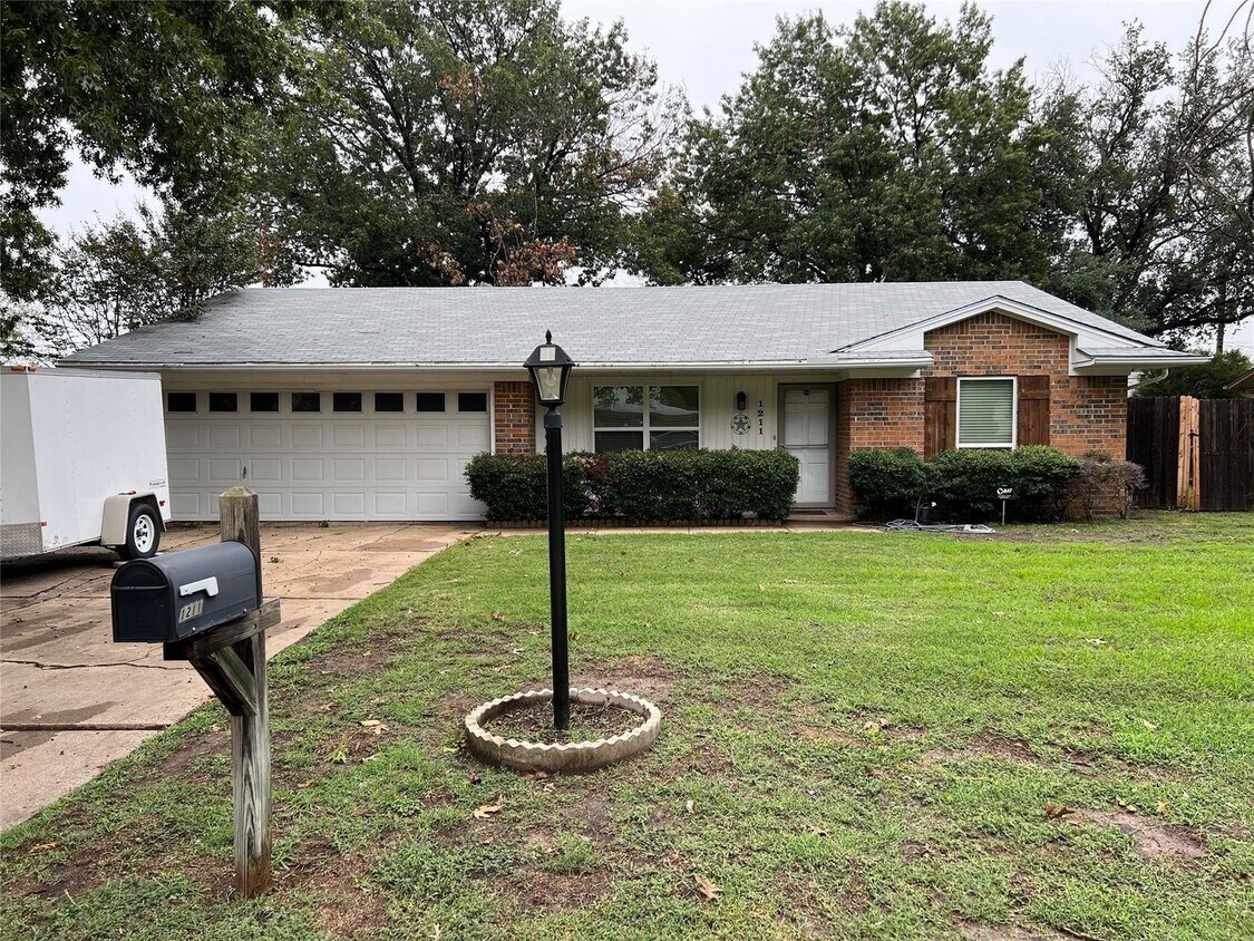 1211 Cozby St E, Benbrook, TX 76126 House Rental in Benbrook, TX