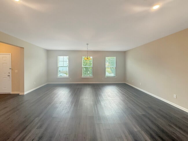 Photo - 4372 Grosbeak Dr House