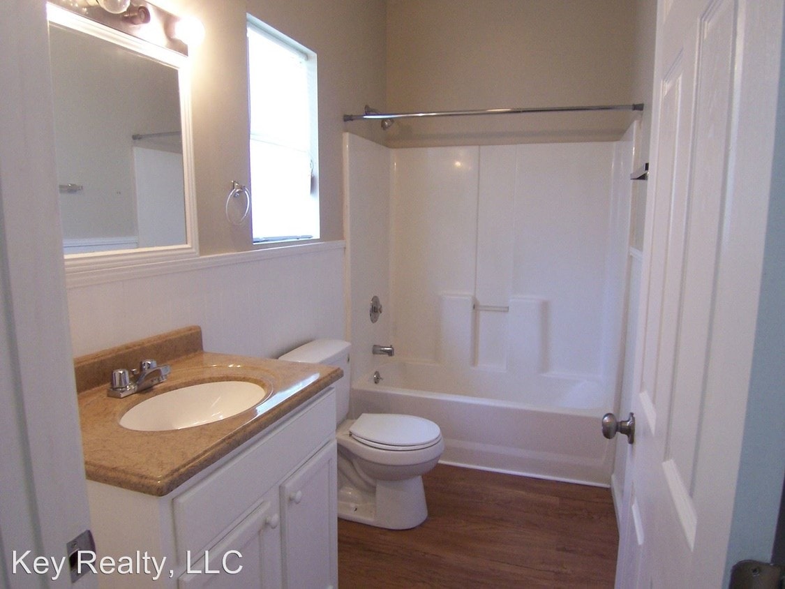 Building Photo - 2 br, 1 bath House - 1704-C Horseshoe Drive
