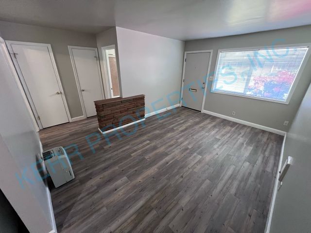 Foto del edificio - Charming 1-Bedroom Gem with Modern Comfort...