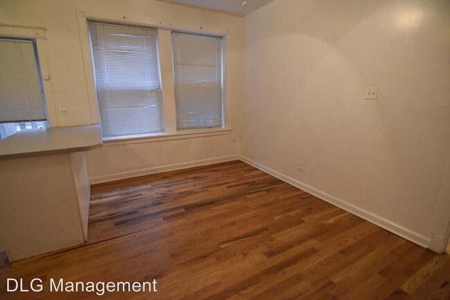 Foto del edificio - 3230 N Clark St