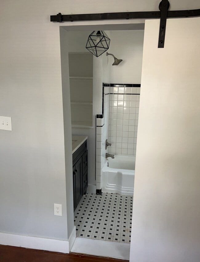 Foto del edificio - 3712 W Horatio St