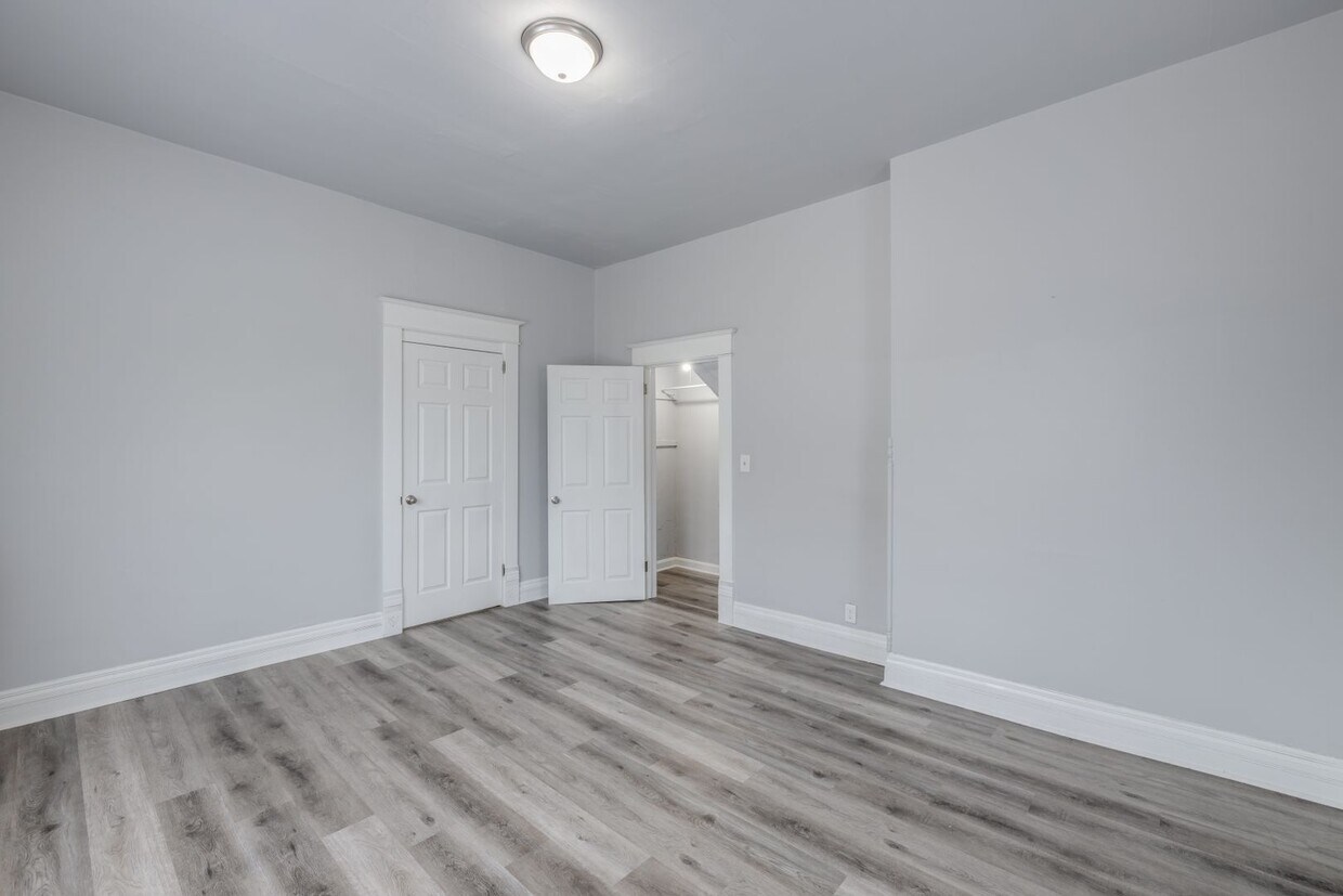 Primary Photo - Park/5th Duplex