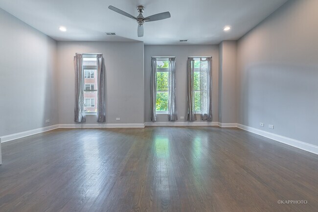 Building Photo - 1620 W Warren Blvd