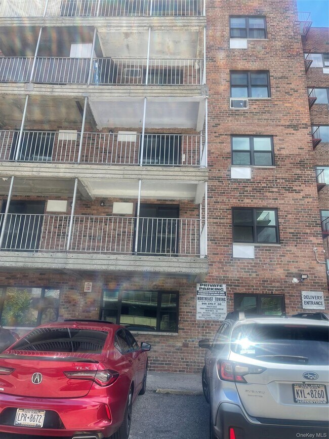 Foto del edificio - 671 Bronx River Rd