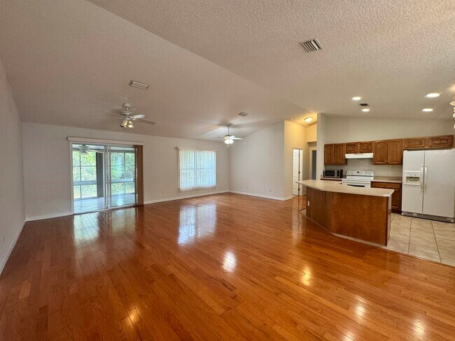 Foto del edificio - 932 Delcie Dr