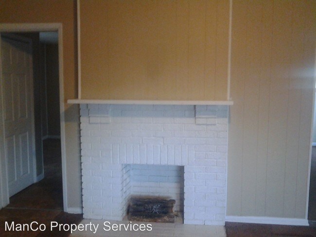 Building Photo - 1308 Huffman Ave