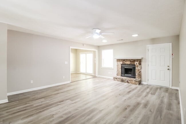 Foto del edificio - 3010 Randolph Ct NE