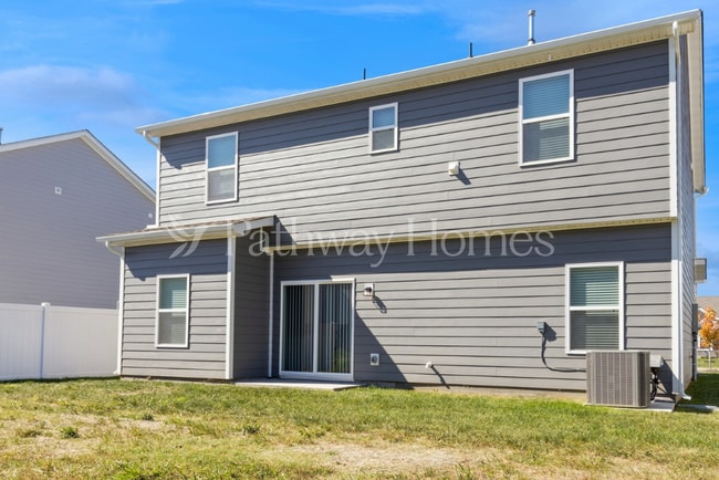 Building Photo - 2327 Alberto Dr