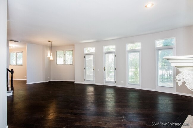 Building Photo - 1502 S Prairie Ave