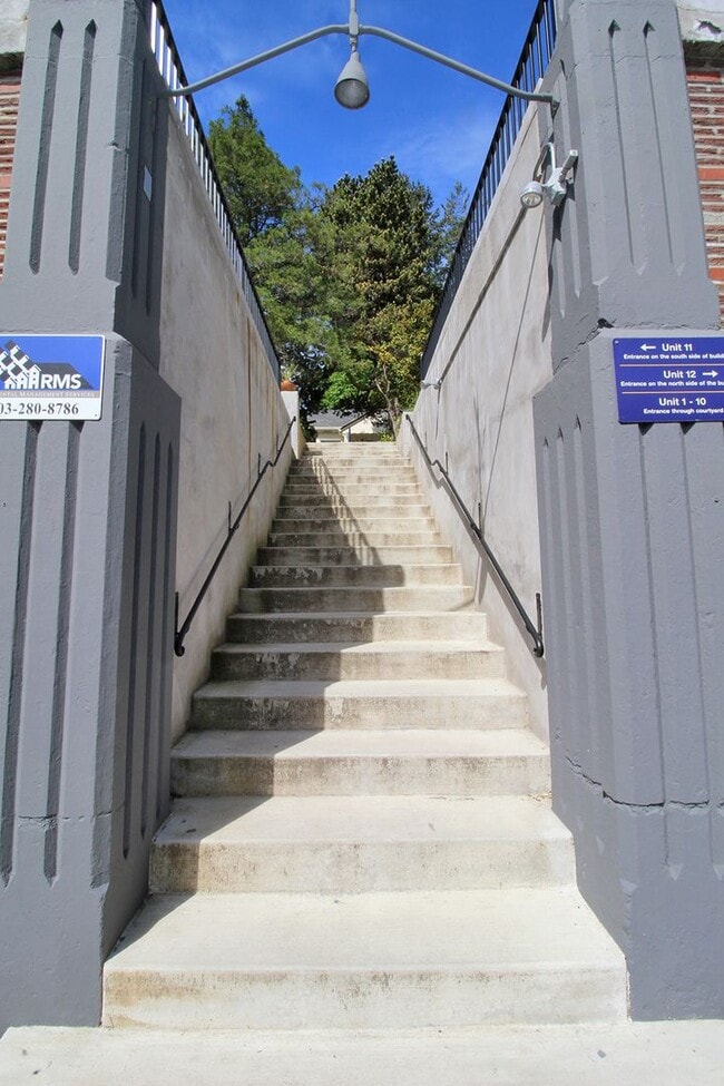 Building Photo - 3507 SW 11th Ave