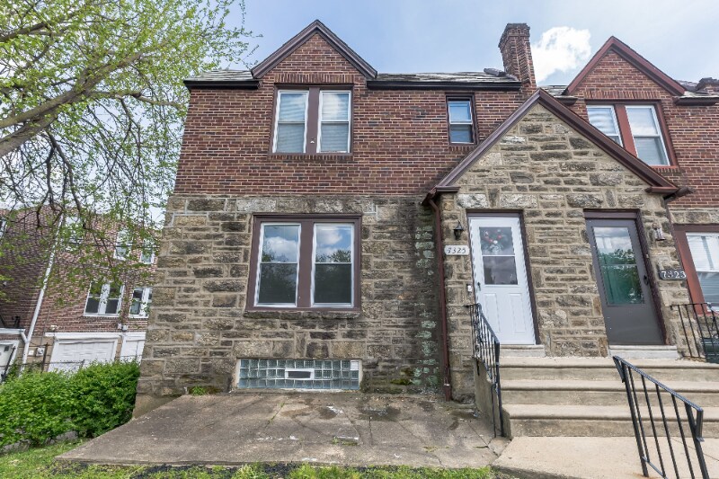 7325 Crabtree St Unit 2, Philadelphia, PA 19136 Room for Rent in
